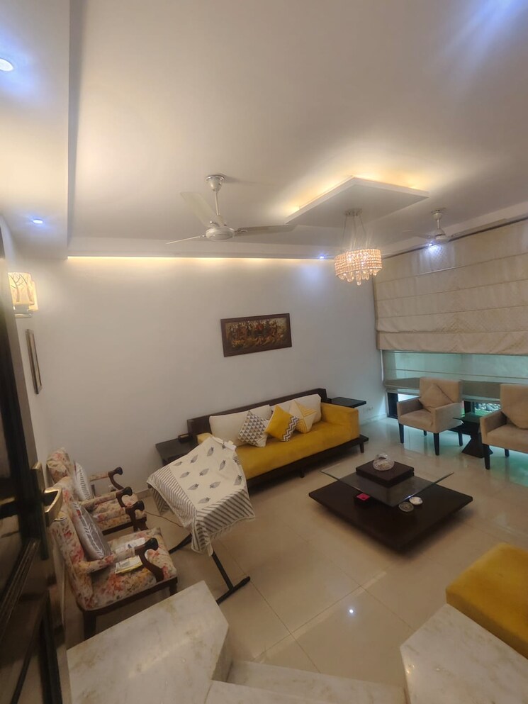 Living Room, rwa-apartments-sector-19 6+ Bedroom 180 Sq.Mt. Independent House In Sector 19 Noida 9126393
