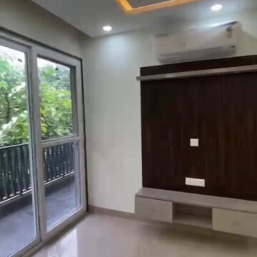 Room in 3 BHK Builder Floor at Sector 56 – for Rent