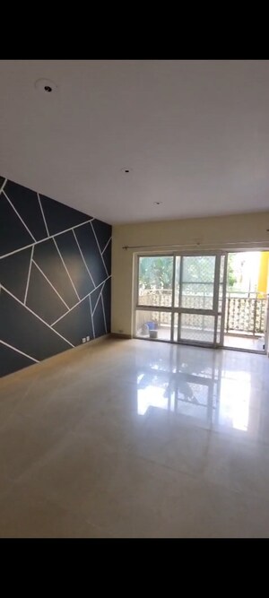 Room in 3.5 BHK Apartment at BPTP Park Grandeura, Sector 82 – for Sale