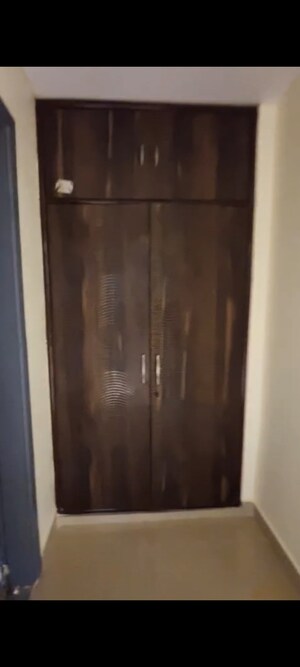 Furnished Amenities in 3.5 BHK Apartment at BPTP Park Grandeura, Sector 82 – for Sale