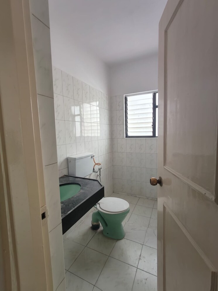 Bathroom, ganga-hamlet 3 Bedroom 2108 Sq.Ft. Apartment In Viman Nagar Pune 9126061