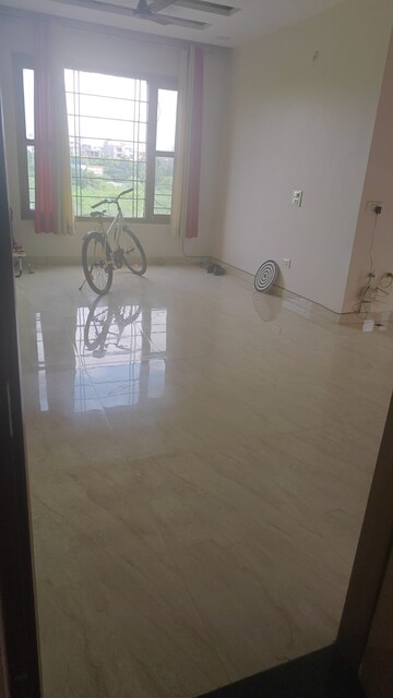 3 BHK Apartment For Rent in Ardee Mall, Sector 52