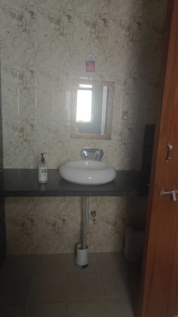 Bathroom, ardee-mall 3 Bedroom 1550 Sq.Ft. Apartment In Sector 52 Gurgaon 9126454