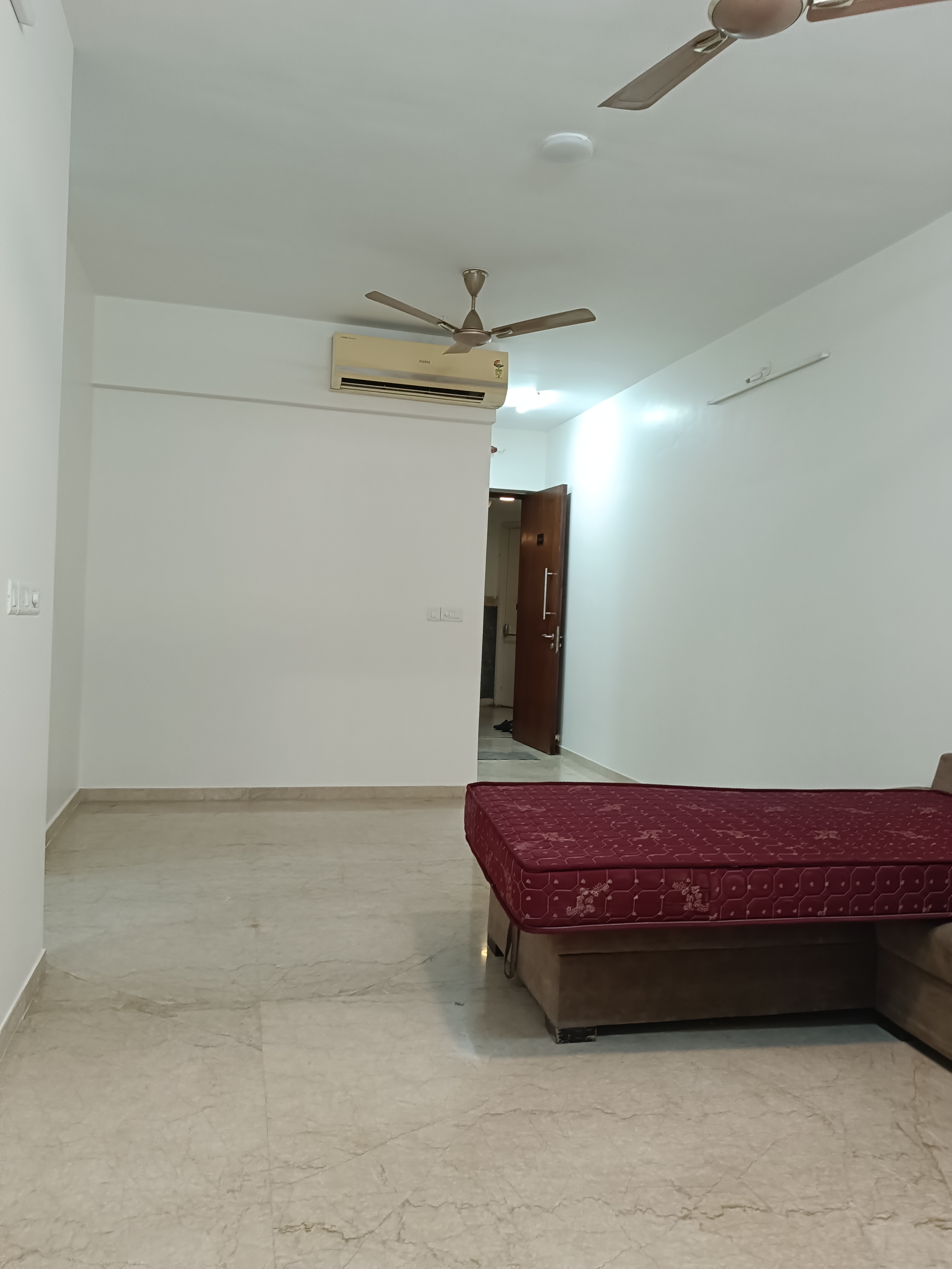 2 BHK Apartment For Rent in LnT Realty Crescent Bay
