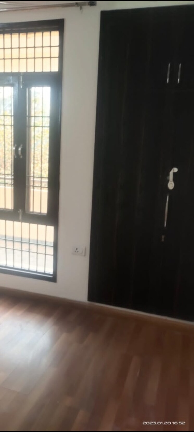 Room, srs-royal-hills 3 Bedroom 1450 Sq.Ft. Apartment In Sector 87 Faridabad 9126555