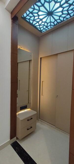 Room in 3 BHK Builder Floor at Bptp Park Sentosa, Sector 77 – for Sale