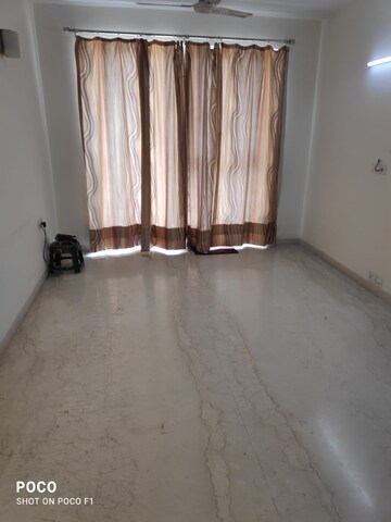 Living Room in 3 BHK Apartment at Sector 66 – for Rent