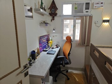Room in 2 BHK Apartment at M3M Marina, Sector 68 – for Rent