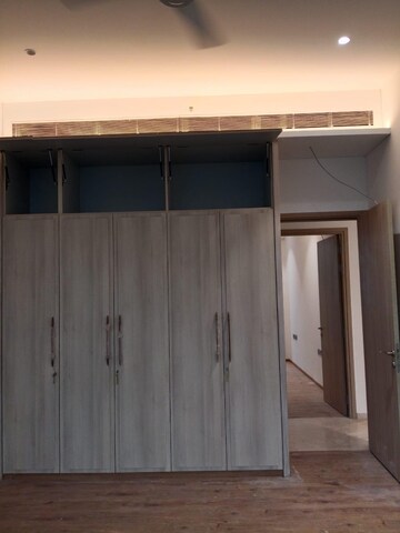 Furnished Amenities in 4 BHK Apartment at Rustomjee Crown, Prabhadevi – for Rent