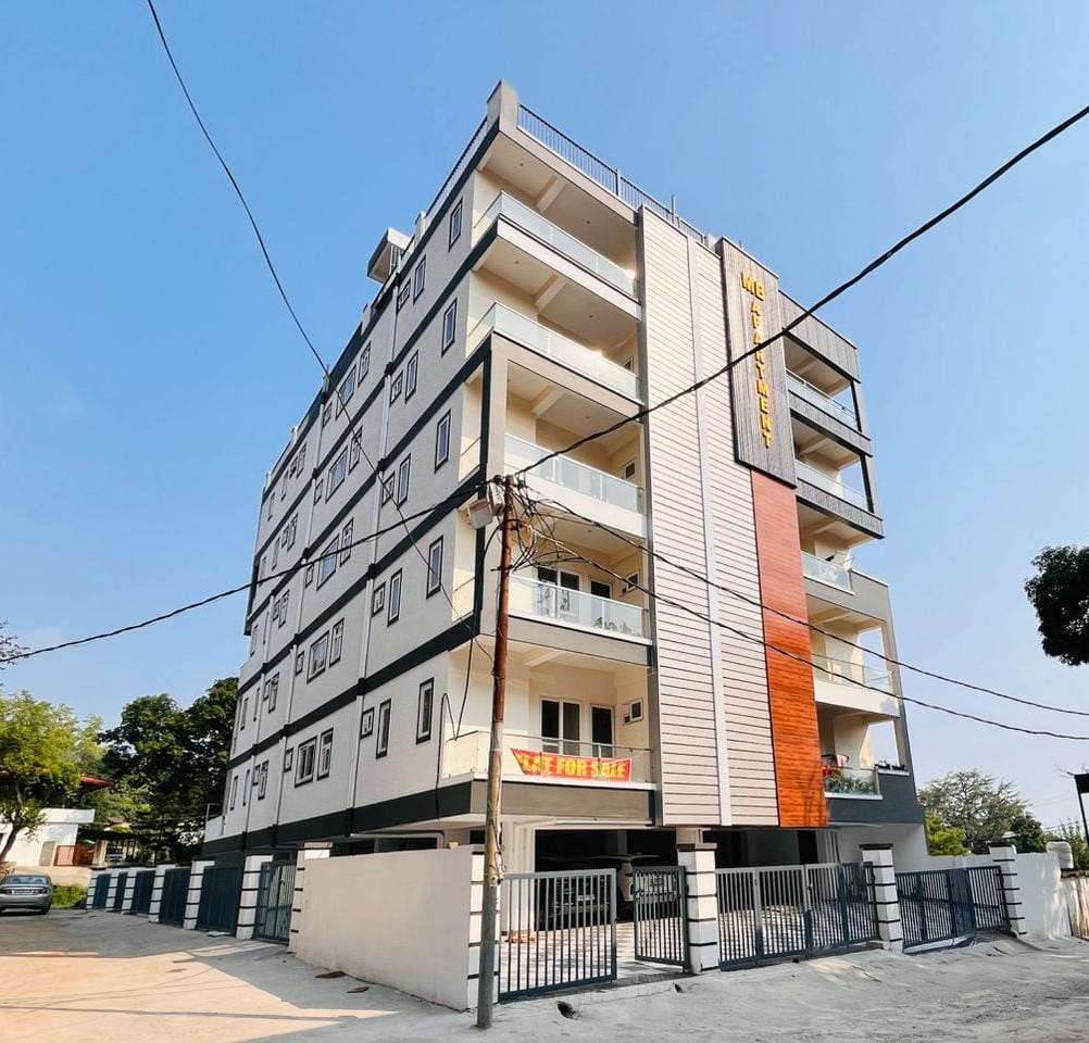 3 BHK + Extra Room Builder Floor For Sale in Mb Apartment 