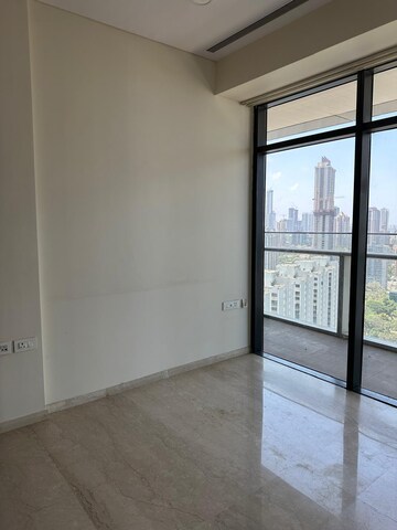 Room in 4 BHK Apartment at Omkar 1973, Worli – for Rent