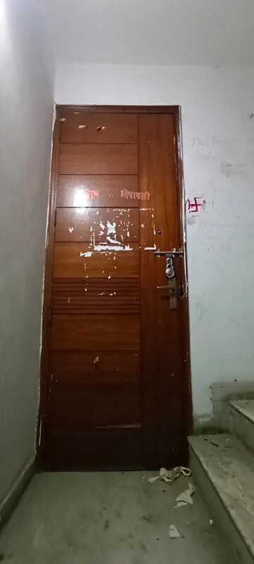 Furnished Amenities in 3 BHK Independent House at Saket – for Sale