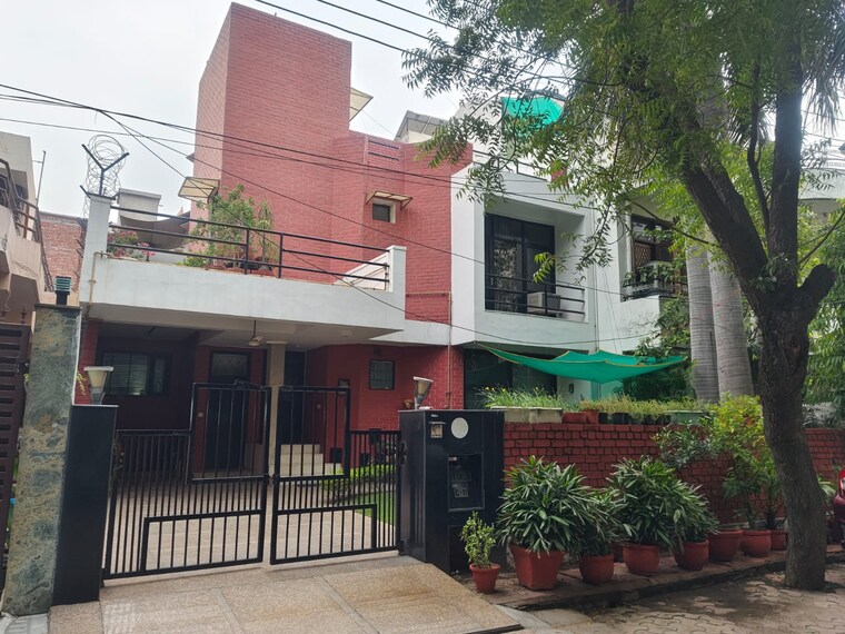 Exterior View, rwa-apartments-sector-51  300 Sq.Mt. Plot In Sector 51 Noida 9126729