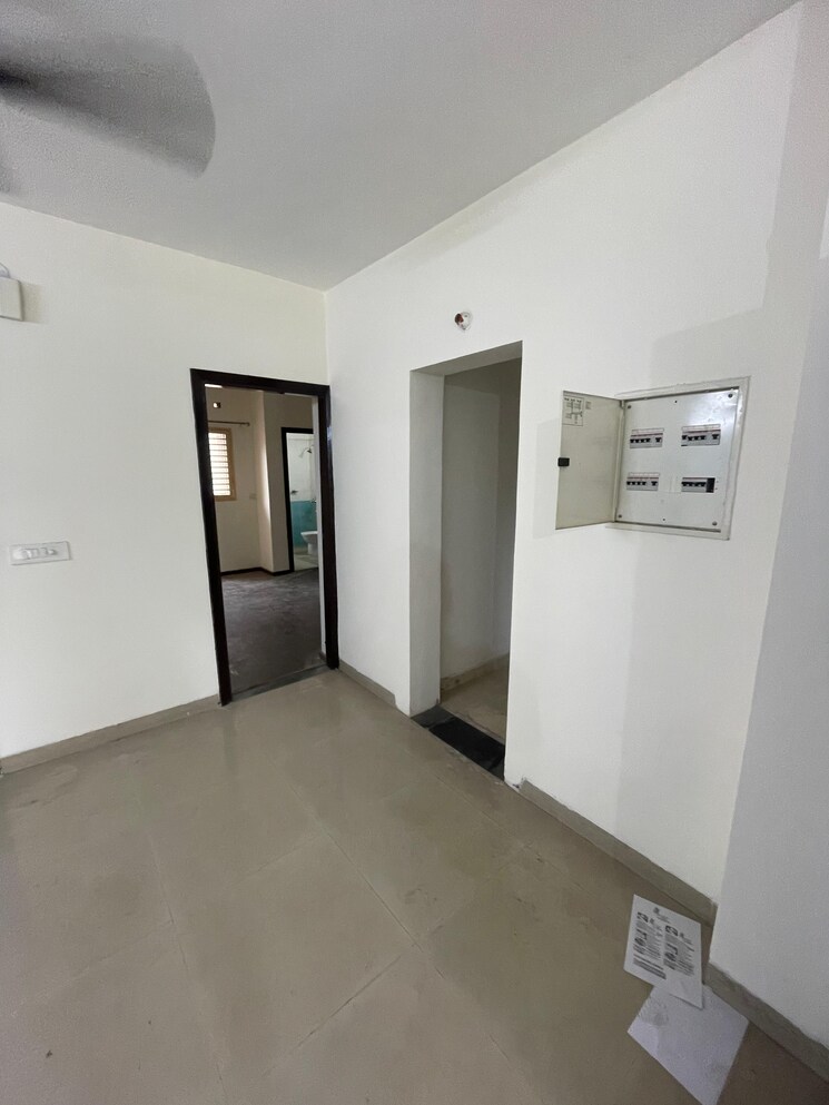 Room, bptp-park-81 3.5 Bedroom 275 Sq.Yd. Apartment In Sector 81 Faridabad 9126672