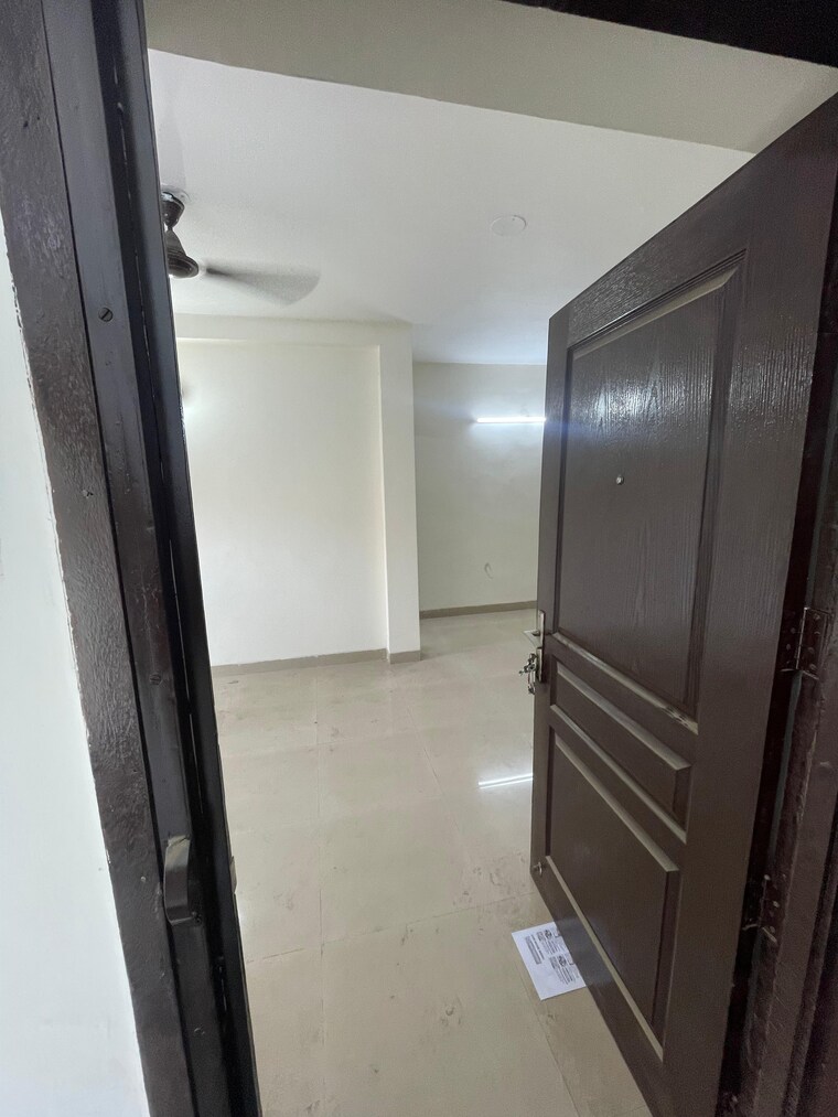 Room, bptp-park-81 3.5 Bedroom 275 Sq.Yd. Apartment In Sector 81 Faridabad 9126672