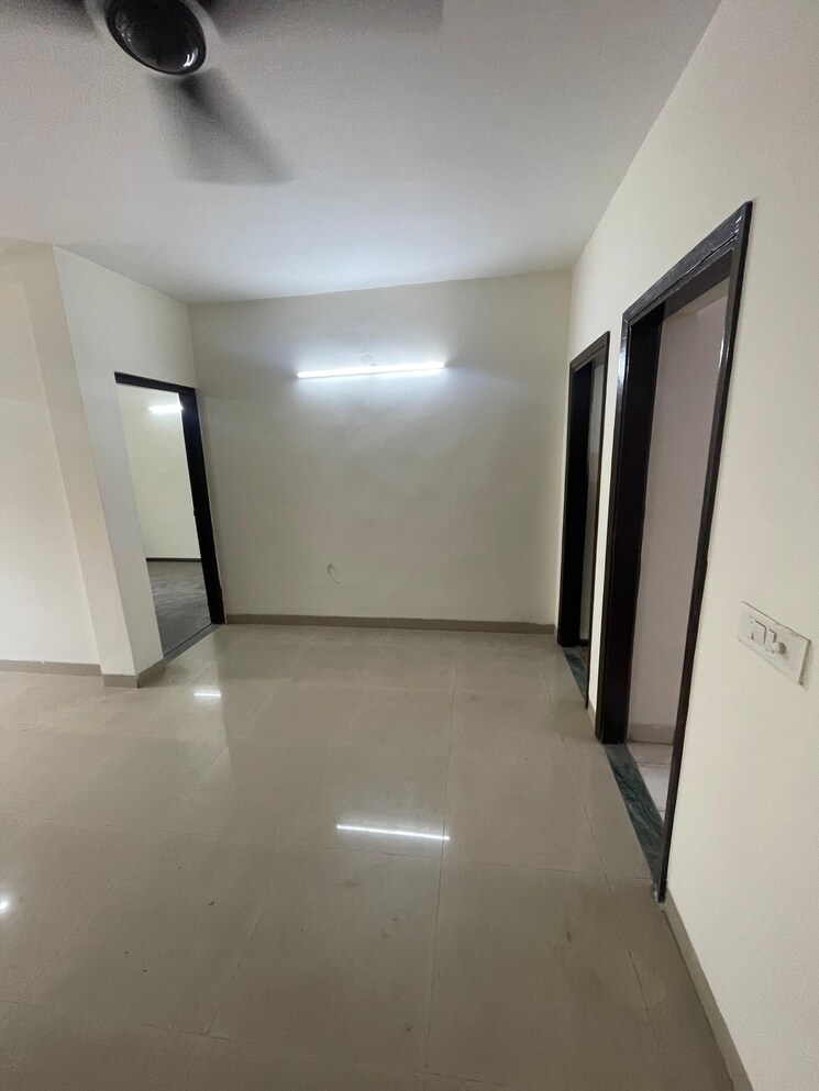 Room, bptp-park-81 3.5 Bedroom 275 Sq.Yd. Apartment In Sector 81 Faridabad 9126672