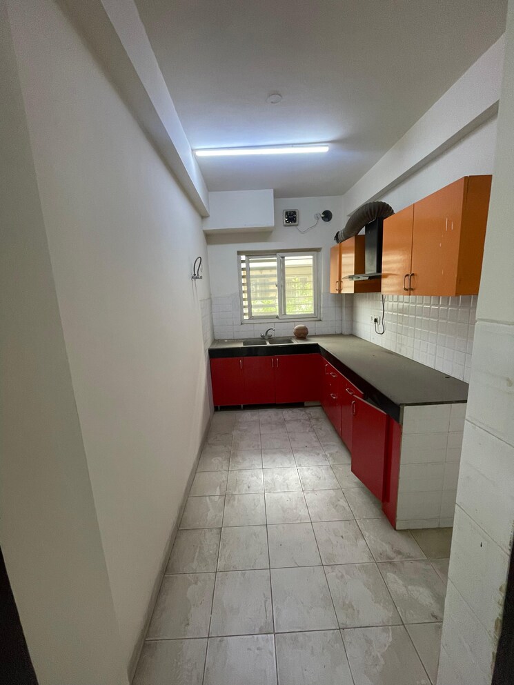 Kitchen, bptp-park-81 3.5 Bedroom 275 Sq.Yd. Apartment In Sector 81 Faridabad 9126672