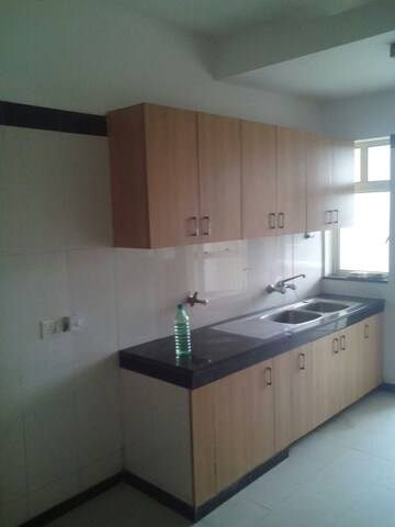 Kitchen in 3 BHK Apartment at DLF Windsor Court, Dlf Phase iv – for Rent