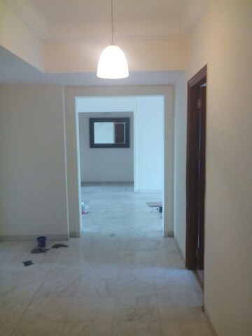 Room in 3 BHK Apartment at DLF Windsor Court, Dlf Phase iv – for Rent