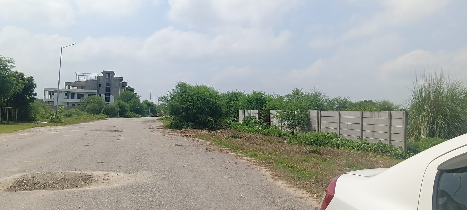 Plot For Sale in Ansal Sushant Golf city