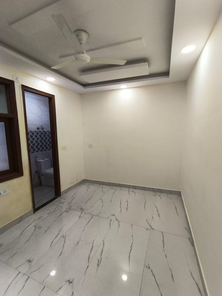 Room, govindpuri 3.5 Bedroom 850 Sq.Ft. Builder Floor In Govindpuri Delhi 9126799