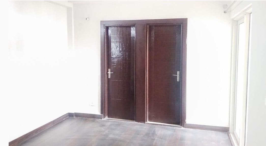 3 BHK Apartment For Sale in Ajnara Homes