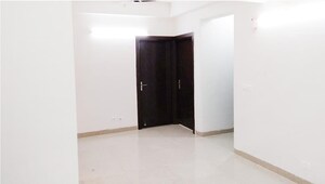 Room in 3 BHK Apartment at Ajnara Homes, Sector 16b Greater Noida – for Sale