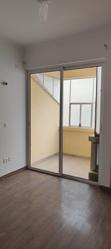 Room in 3 BHK Builder Floor at Ansal Esencia - Sovereign Floors, Sector 67 – for Rent