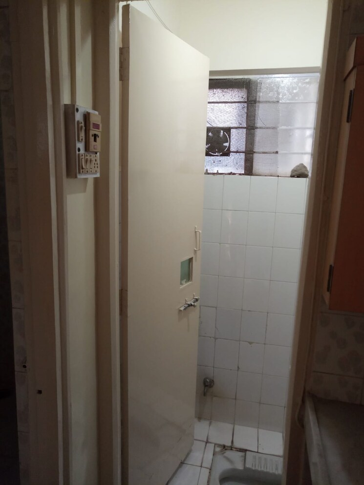 Bathroom, ved-bhavan-apartment 2 Bedroom 715 Sq.Ft. Apartment In Kothrud Pune 9126795