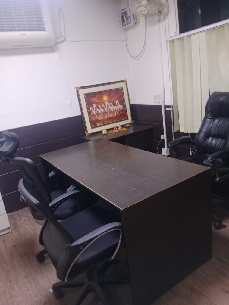 Team Area, rwa-apartments-sector-52 6+ Bedroom 450 Sq.Ft. Villa In Sector 52 Noida 9126847