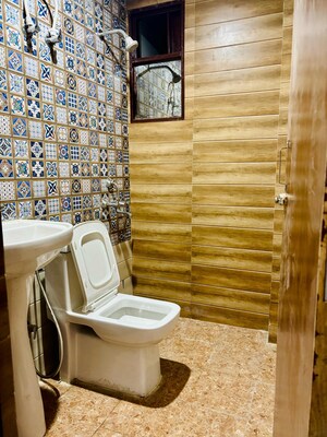 Bathroom in 6+ BHK Villa at RWA Apartments Sector 52, Sector 52 – for Sale