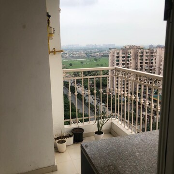 2 BHK Apartment For Rent in Ajnara Grand Heritage, Sector 74