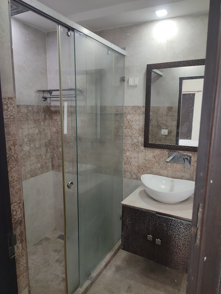 Bathroom, rps-green-valley 3 Bedroom 1520 Sq.Ft. Apartment In Sector 42 Faridabad 9126859