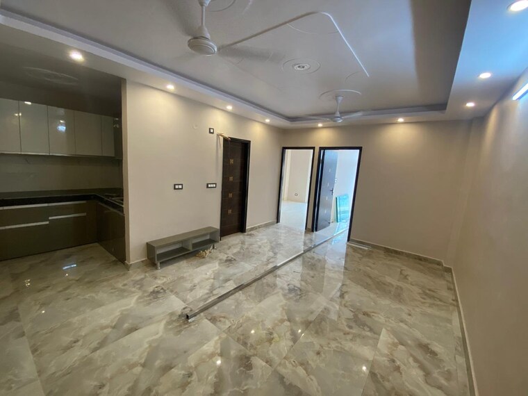 Room, sector 52 6+ Bedroom 450 Sq.Mt. Villa In Sector 52 Noida 9126881