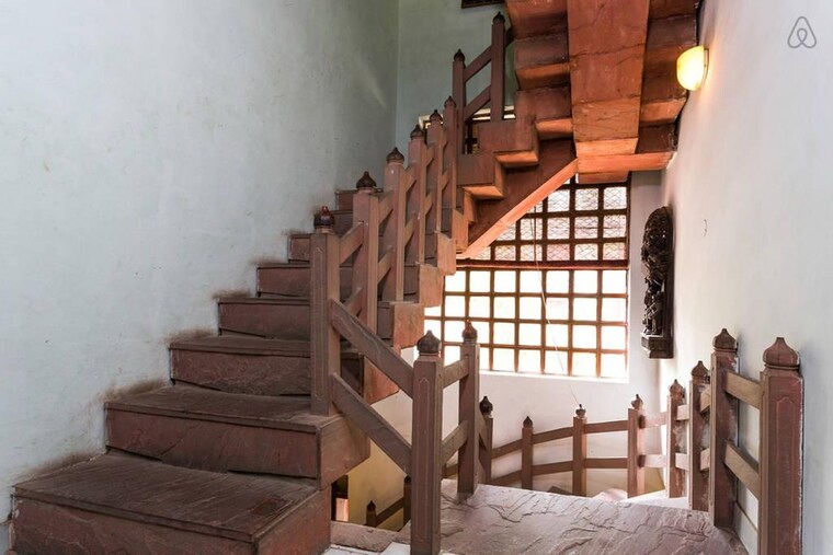 undefined, sector 52 6+ Bedroom 450 Sq.Mt. Villa In Sector 52 Noida 9126881