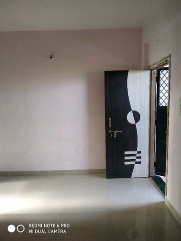 Room in 3 BHK Apartment at Gera Trinity Towers, Kharadi – for Rent