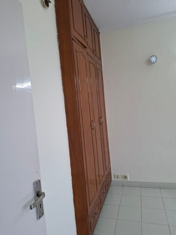 Furnished Amenities in 3 BHK Apartment at Ansal Sushant Estate, Sector 52 – for Rent