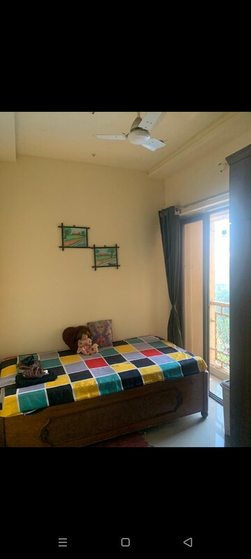 Bedroom in 2.5 BHK Apartment at Thane West – for Rent
