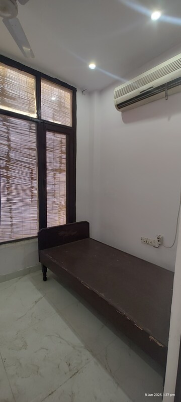 Room in 2 BHK Villa at Sector 47 – for Rent