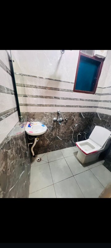 Team Area in 1 BHK Builder Floor at Saket – for Rent