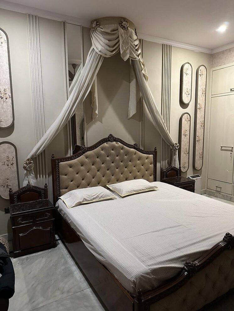 Bedroom, sector 30 3 Bedroom 310 Sq.Mt. Independent House In Sector 30 Noida 9126908