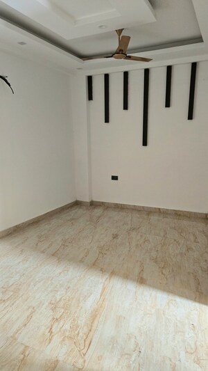 Room in 3 BHK Builder Floor at BPTP District Phase 2, Sector 84 – for Sale