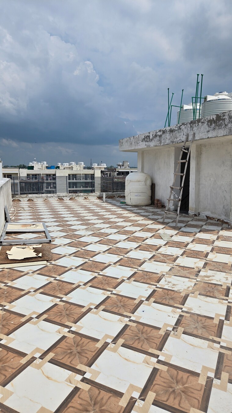 Balcony, bptp-district-phase-2 3 Bedroom 121 Sq.Yd. Builder Floor In Sector 84 Faridabad 9126930