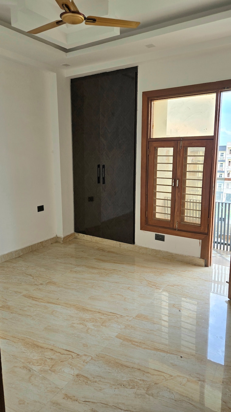 Room, bptp-district-phase-2 3 Bedroom 121 Sq.Yd. Builder Floor In Sector 84 Faridabad 9126930