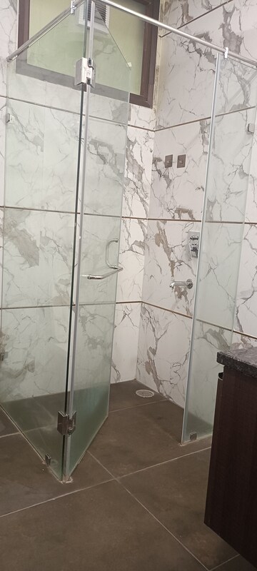 Attached Bathroom in 3 BHK Villa at Sector 41 – for Rent