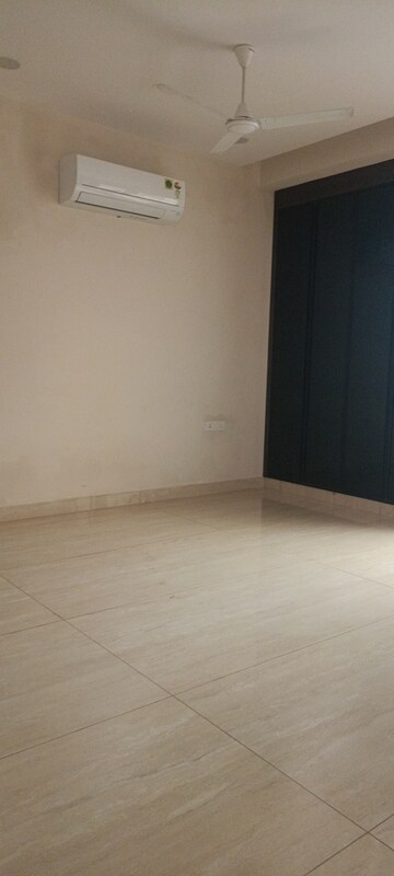 Room in 3 BHK Villa at Sector 41 – for Rent