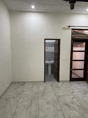Room in 6 BHK Independent House at Ambala Highway – for Sale