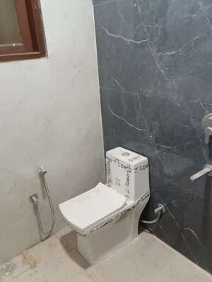 Bathroom in 1 BHK Builder Floor at Maidan Garhi – for Sale