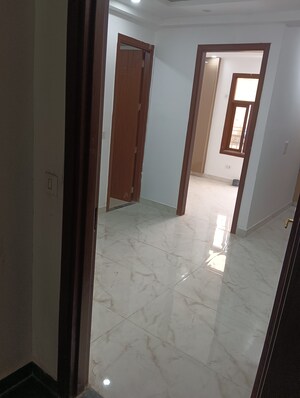 Room in 1 BHK Builder Floor at Maidan Garhi – for Sale