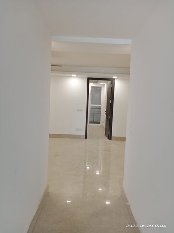 Building Lobby in 2.5 BHK Apartment at Shalimar Nest, Vasant Kunj – for Rent